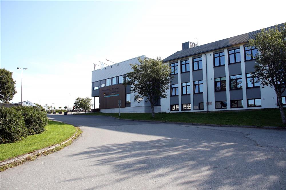 Skolebygget Brønnøysund videregående skole - Klikk for stort bilde